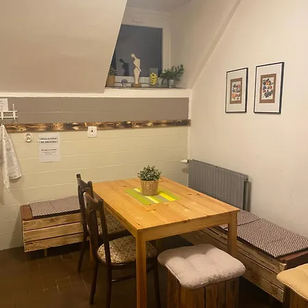 & Restaurant Pod Certakem 招待所 哈拉霍夫